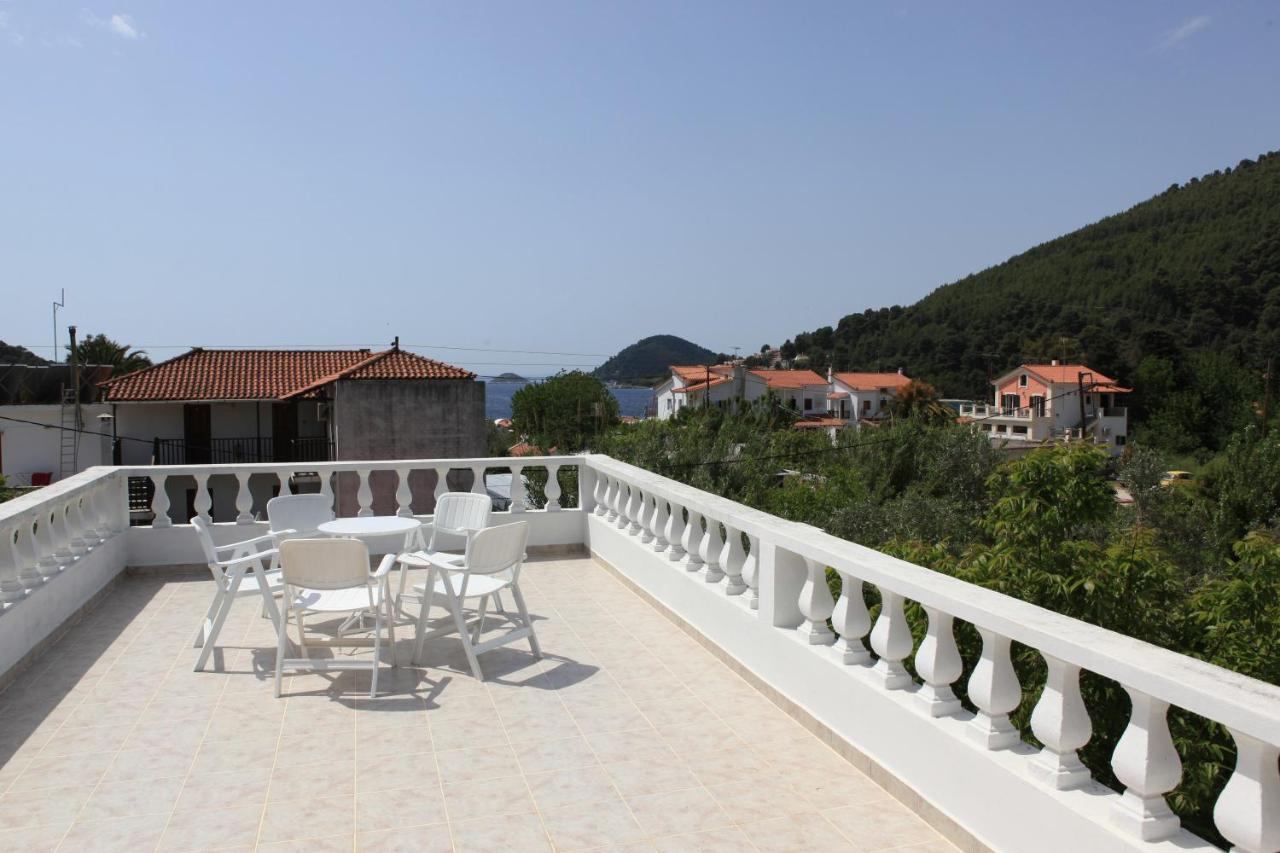 O Pyrgos Accommodations Panormos  Esterno foto