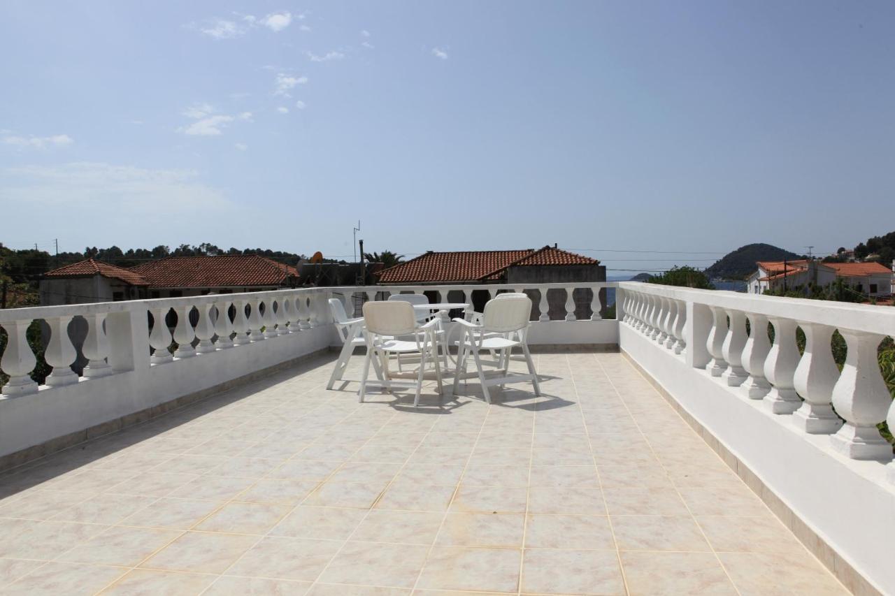 O Pyrgos Accommodations Panormos  Esterno foto