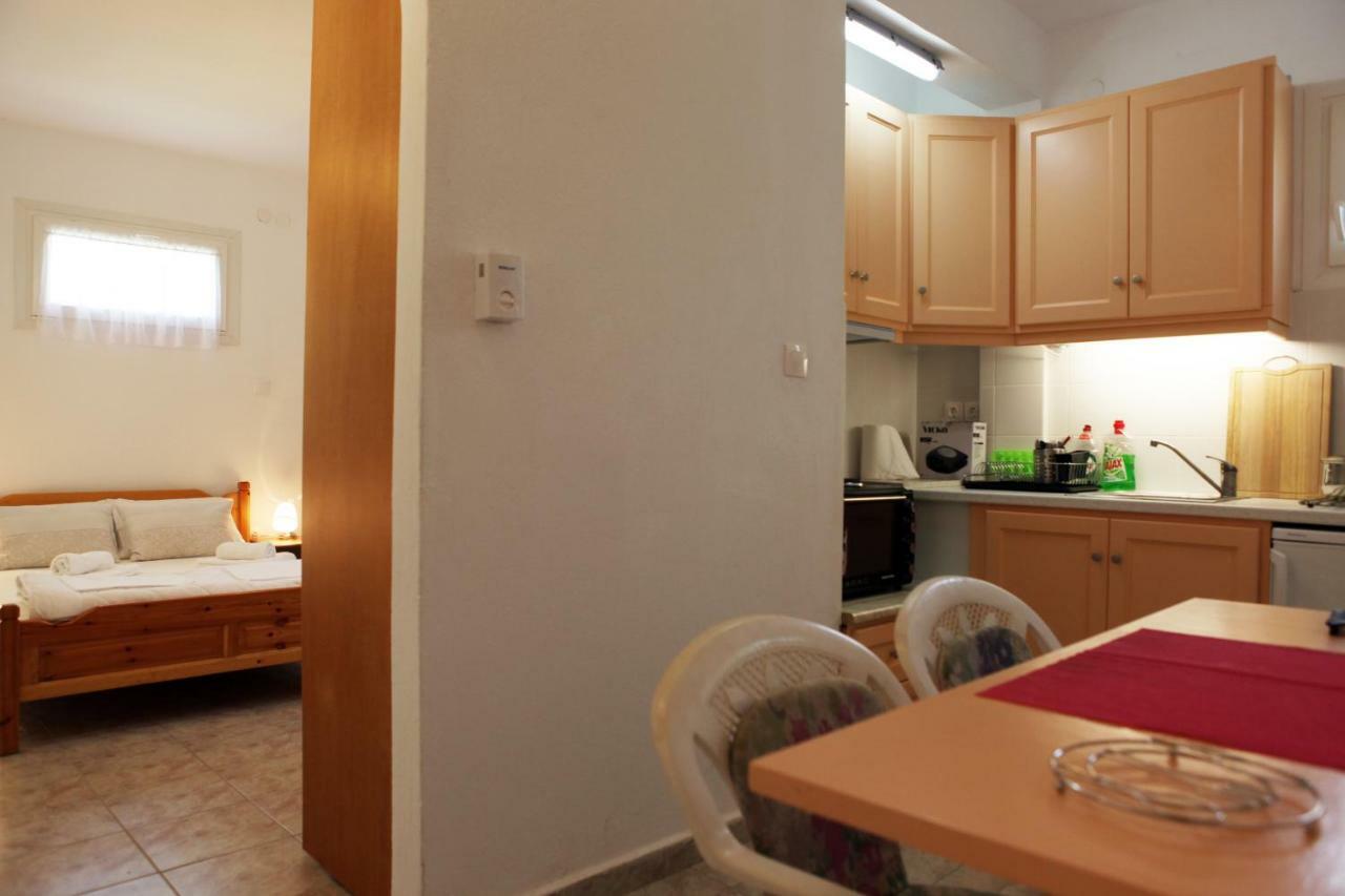 O Pyrgos Accommodations Panormos  Esterno foto