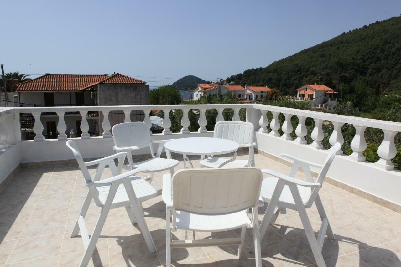 O Pyrgos Accommodations Panormos  Esterno foto